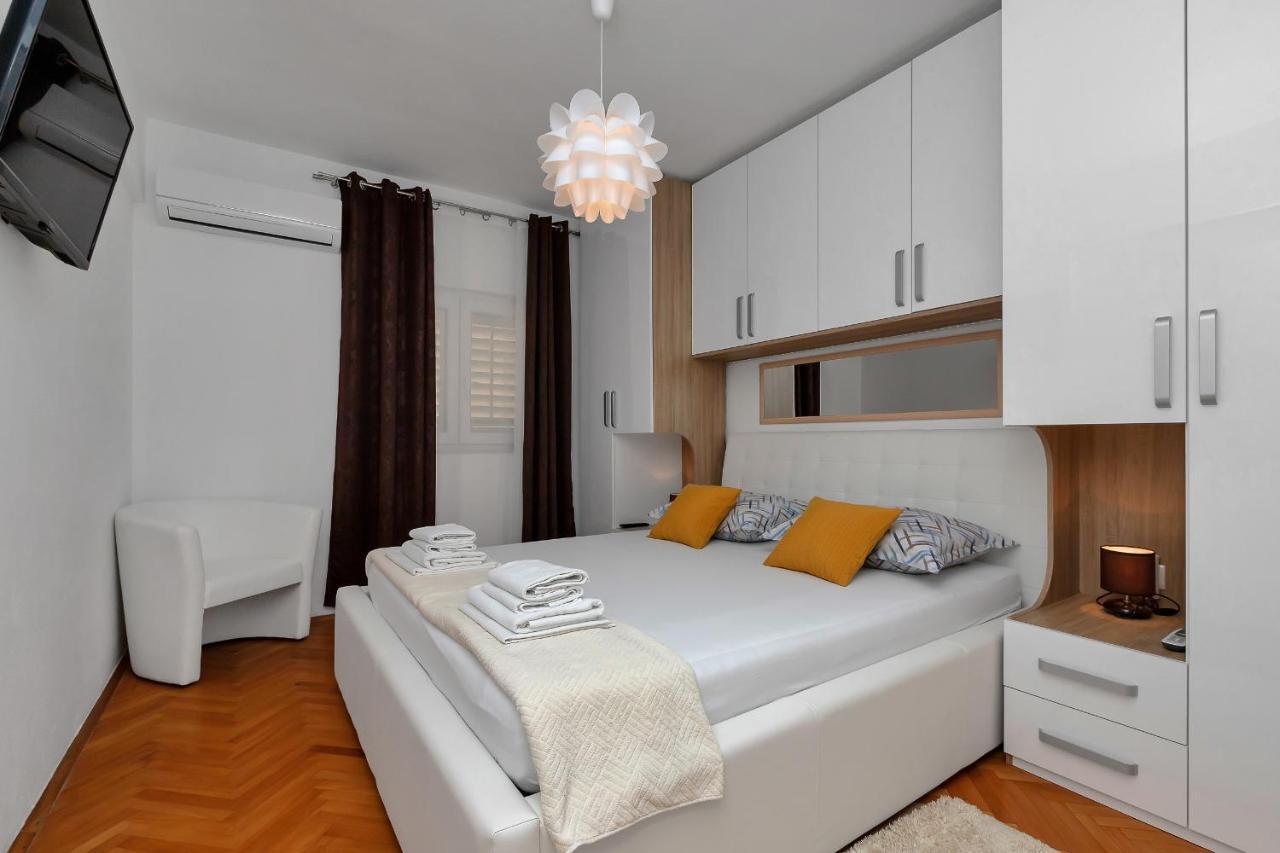 Apartment Sabina Makarska Bagian luar foto